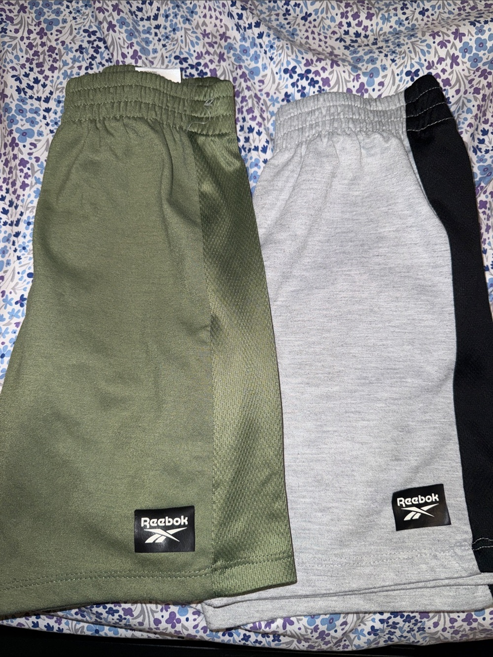 🧡 15 items for $20🧡 Reebok Olive Green & Heather Gray Athletic Shorts Duo